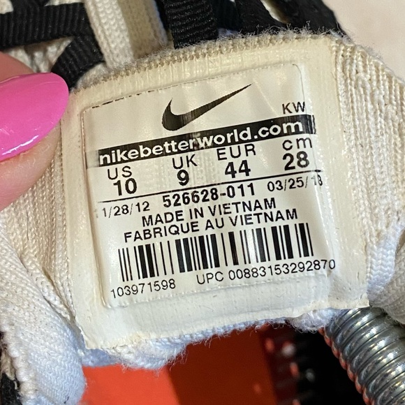 Nike Flyknit Racer - Black White Volt - Picture 2 of 3